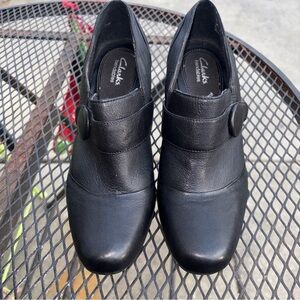 Clarks Women's Black Leather Loafers